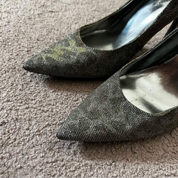 Guess Platinum and Gold Cheetah Glitter Pumps - Picture 5 of 5